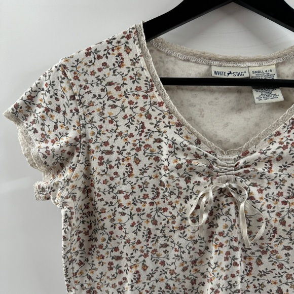 White Stag White Floral V-Neck Top Women’s Size Small Short Sleeve - Picture 2 of 5